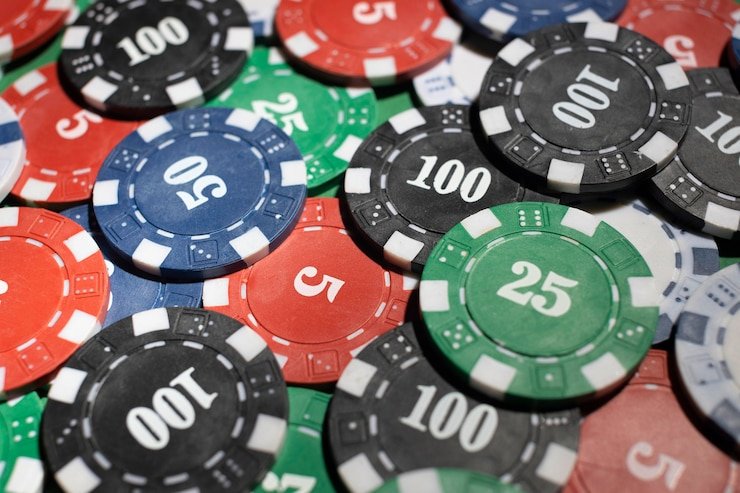 Teen Patti Free Play untuk belajar strategi Teen Patti mode praktik menampilkan tiga kartu dan antarmuka taruhan virtual